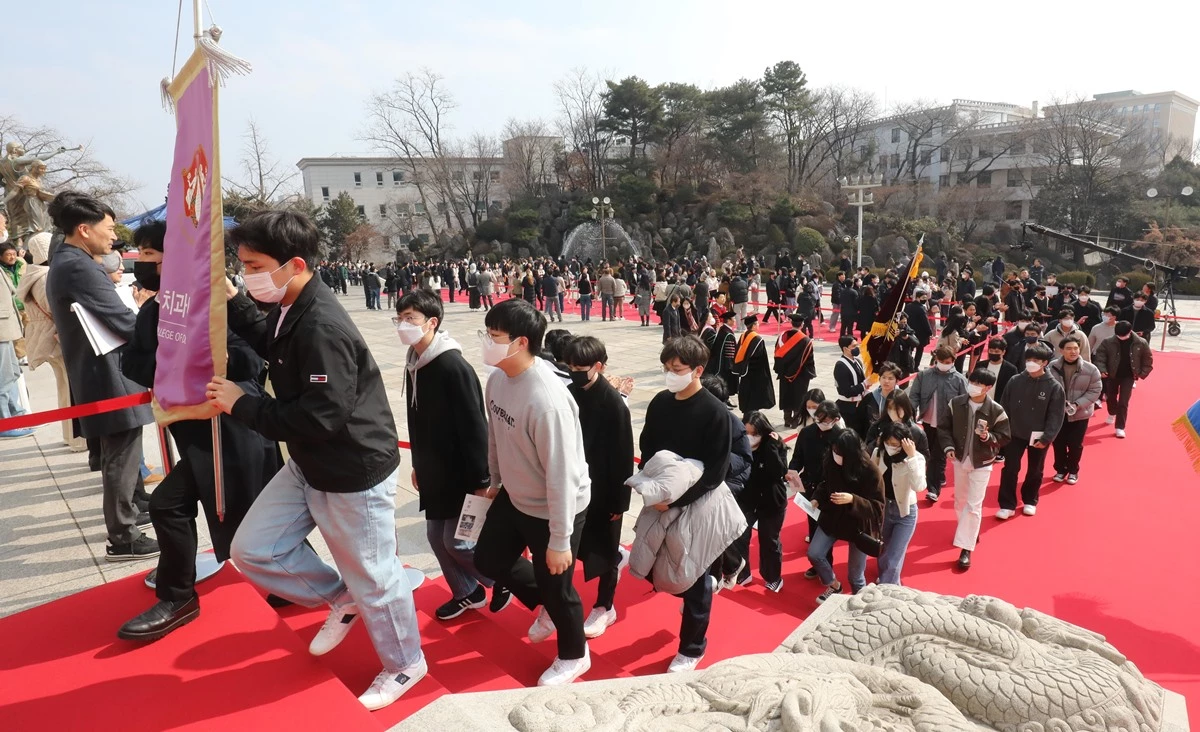 서울 소재 한 대학교 입학식 모습. / 뉴스1