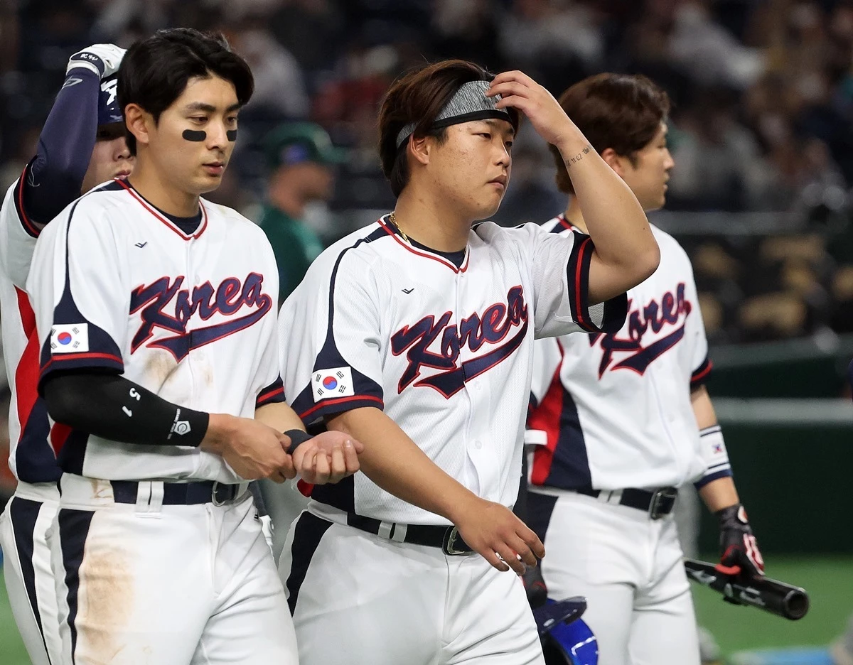 2023 월드베이스볼클래식(WBC) 호주전 패배 이후 굳은 표정으로 경기장을 빠져나가는 이정후