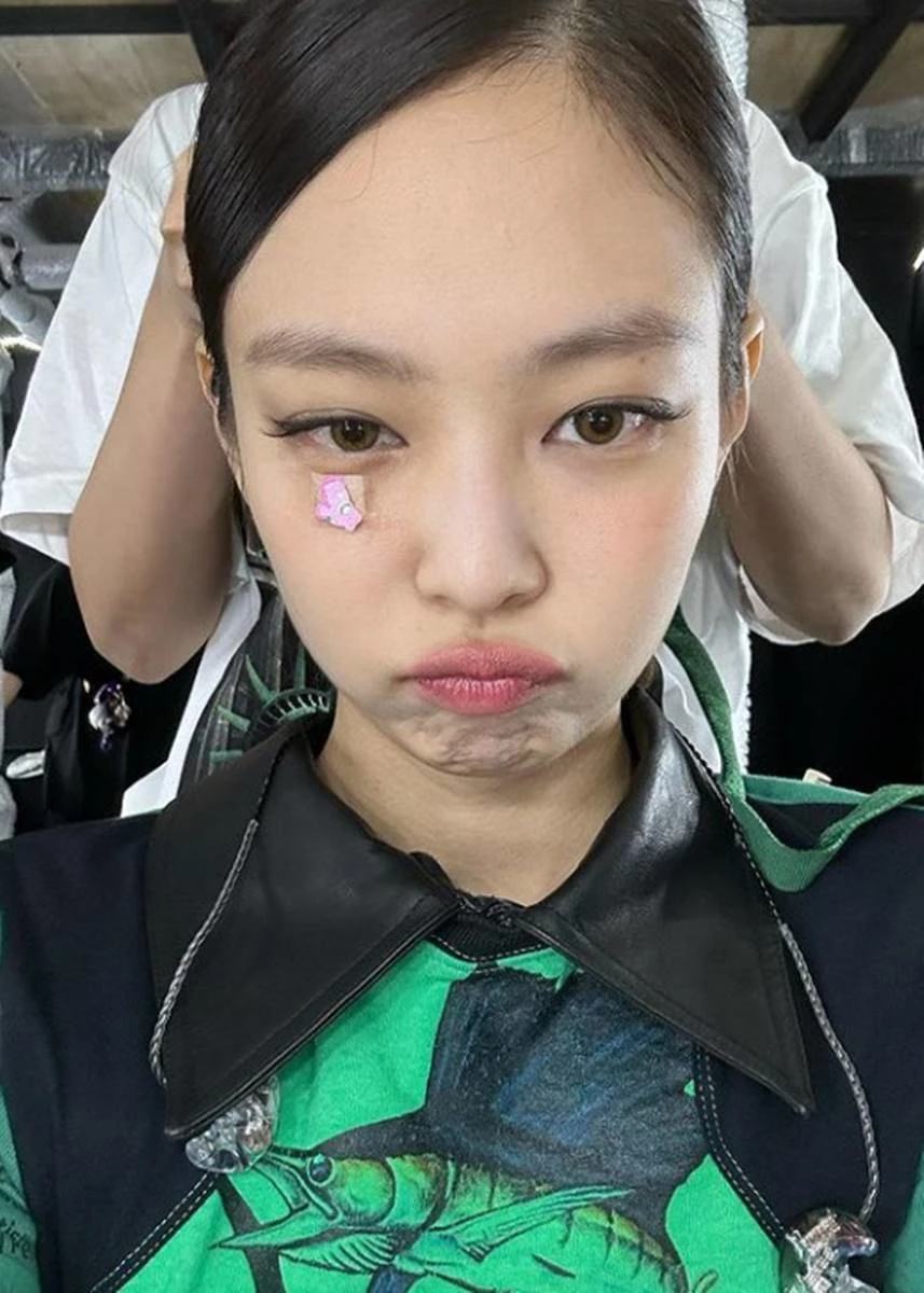 팬들 가슴 쓸어내리게 한 제니