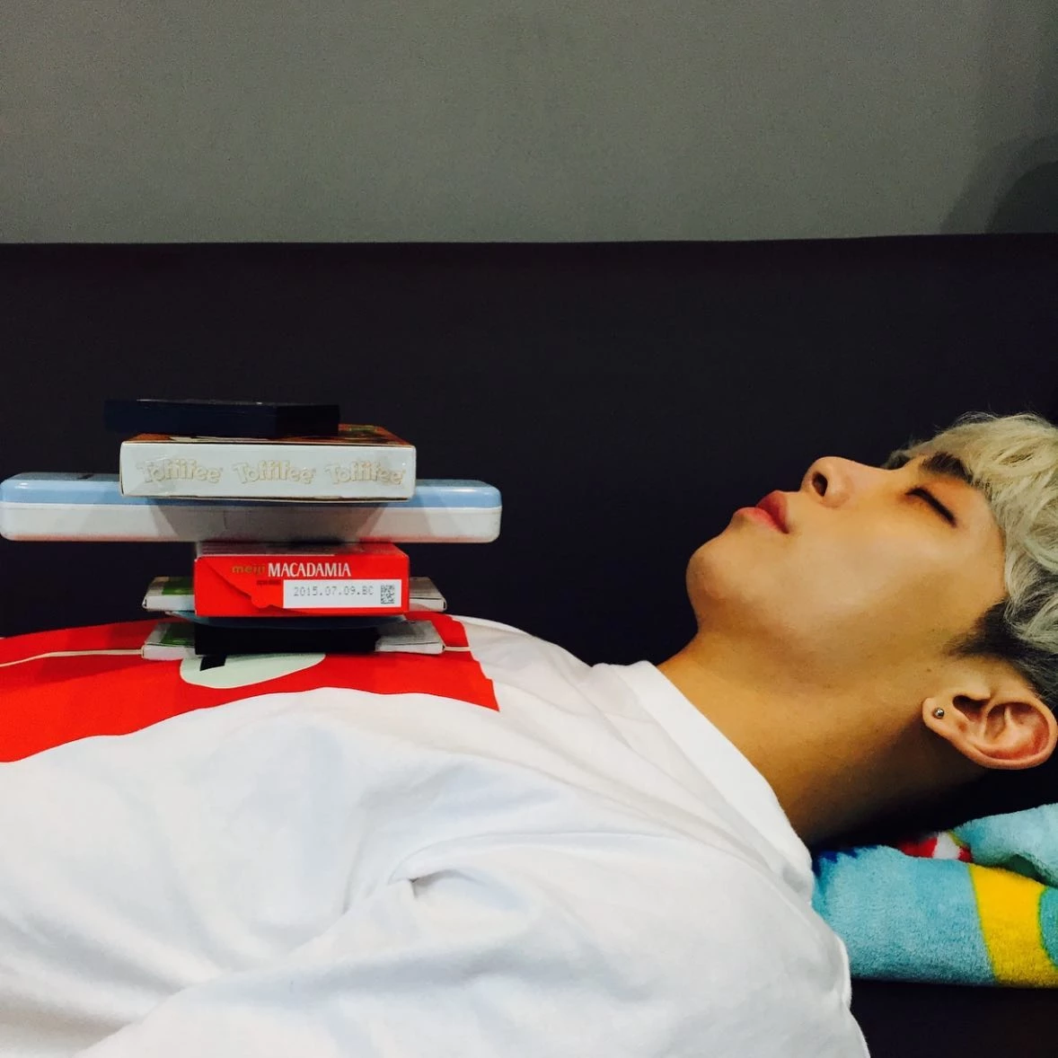 샤이니 멤버 키가 고 종현의 생일을 축하하며 올린 사진이다. / 키 인스타그램