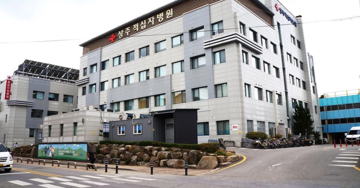 상주적십자병원(원장 양정현)은 대한적십자사 아너스클럽의 후원을 받아 관내 의료취약계층(50세 ~ 64세) 400명을 대상으로 대상포진 예방접종 지원사업을 시행하고 있다 / 상주시 제공