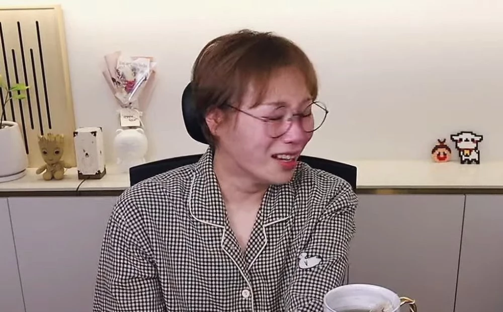 입짧은햇님이 참았던 눈물을 쏟았다.
