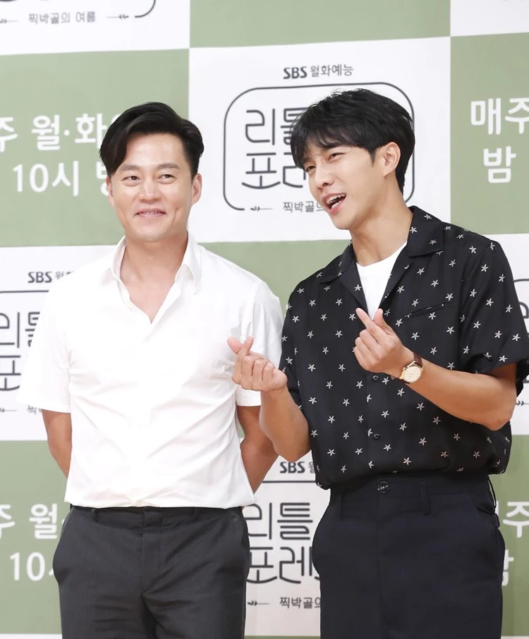 SBS 예능 ‘리틀 포레스트’ 제작발표회에 참석했던 이승기, 이서진 / 뉴스1