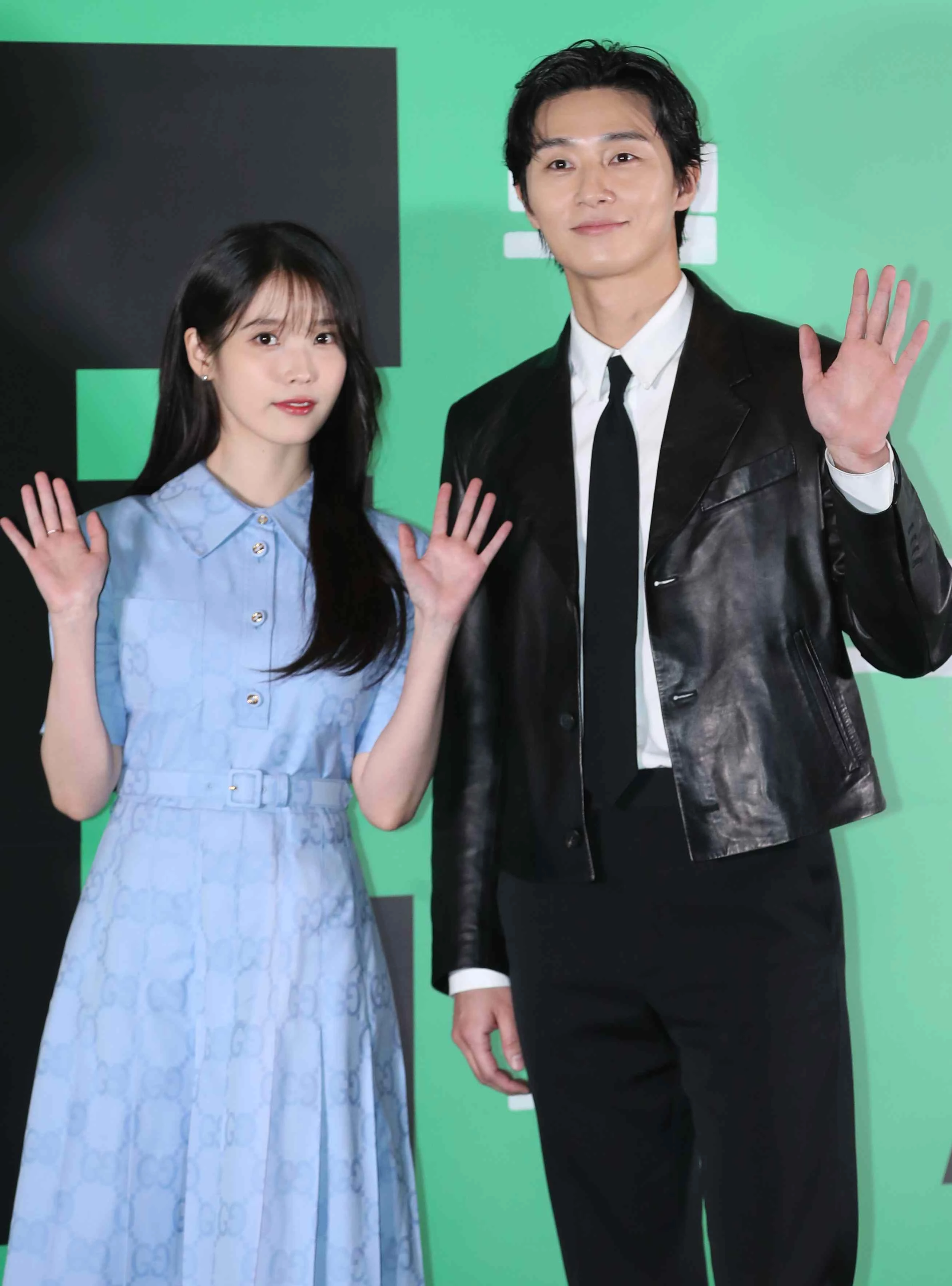 2023년 4월 17일 서울 강남구 봉은사로 메가박스 코엑스점에서 열린 ‘드림’ 언론시사회에 참석한 아이유, 박서준이 환한 미소를 짓고 있다. / 뉴스1