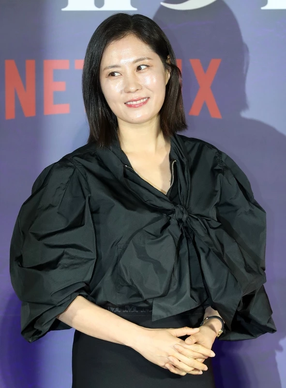 '문(文)씨 집안과 이(利)씨 집안에 태어난 작은 아이'라는 뜻의 이름을 지닌 배우 문소리