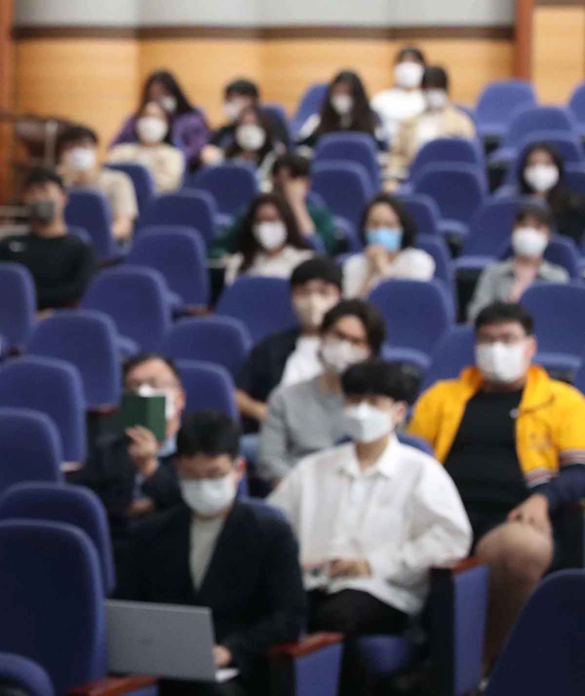 '무능한 정치를 바꾸려면'이라는 주제의 특강을 듣고 있는 경북대 학생들. / 2022년 9월 29일자 뉴스1 자료사진.