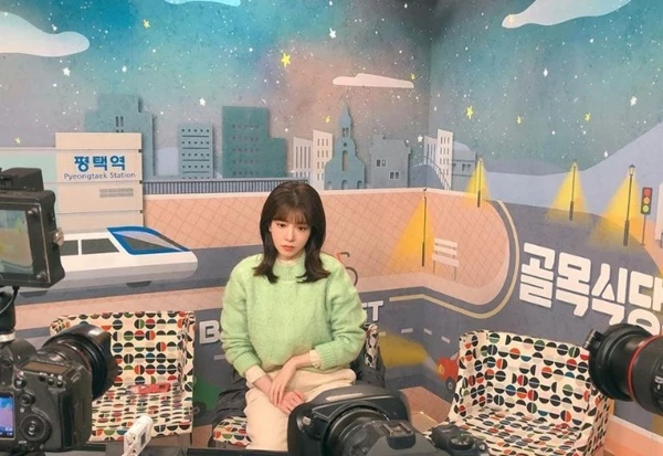 과거 SBS 예능 '백종원의 골목식당'에서 MC로 활약했던 정인선