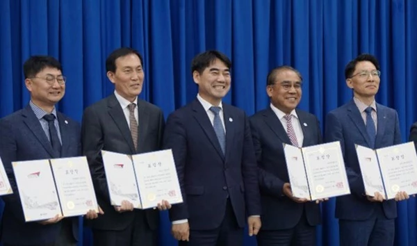 부산시설공단이 ‘2023년 사회적경제기업제품 공공구매 유공’으로 기관 표창을 수상했다. / 사진제공=부산시설공단