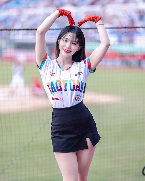 대만 프로야구 라쿠텐 몽키스 치어리더로 활동 중인 이다혜 / 이하 이다혜 인스타그램
