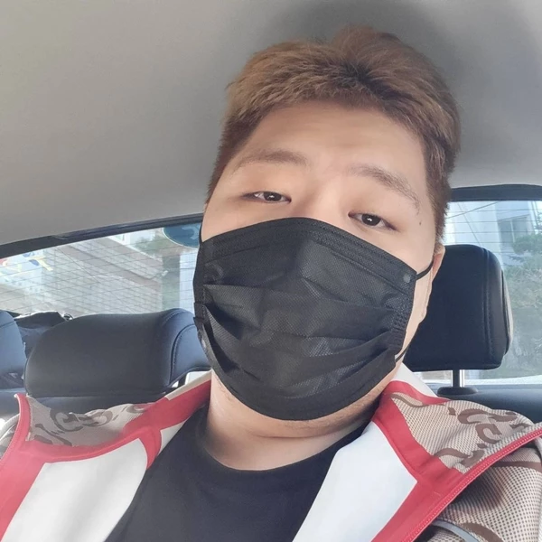 공혁준이 과거 SNS에 올린 셀카