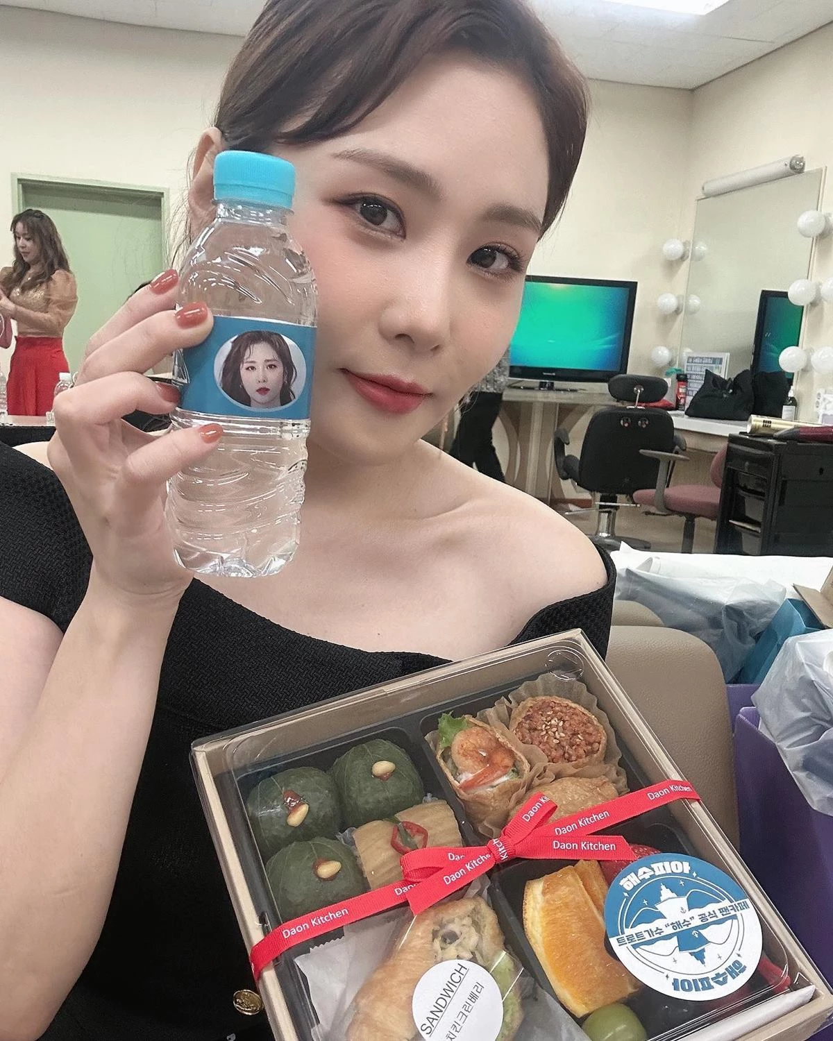 해수가 방송 스튜디오에서 직접 찍은 도시락 인증샷