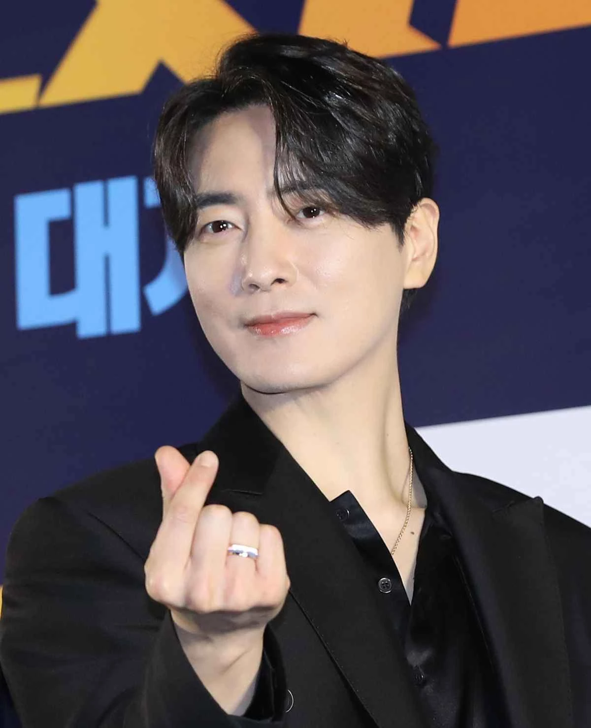 배우 이준혁이 22일 오후 서울 강남구 봉은사로 메가박스 코엑스점에서 열린 영화 ‘범죄도시3’ 언론시사회에 참석해 포즈를 취하고 있다.