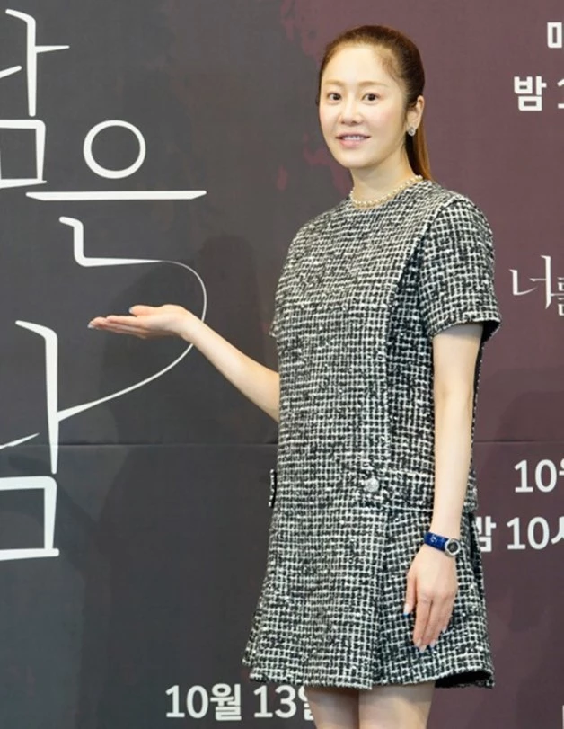 배우 고현정이 13일 오후 온라인으로 진행된 JTBC 새 수목드라마 ‘너를 닮은 사람’ 제작발표회에 참석해 포즈를 취하고 있다.