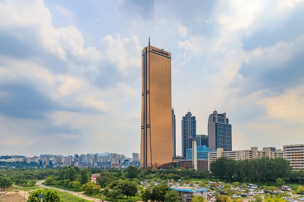 63빌딩 자료사진 / Photo Atrium-Shutterstock.com