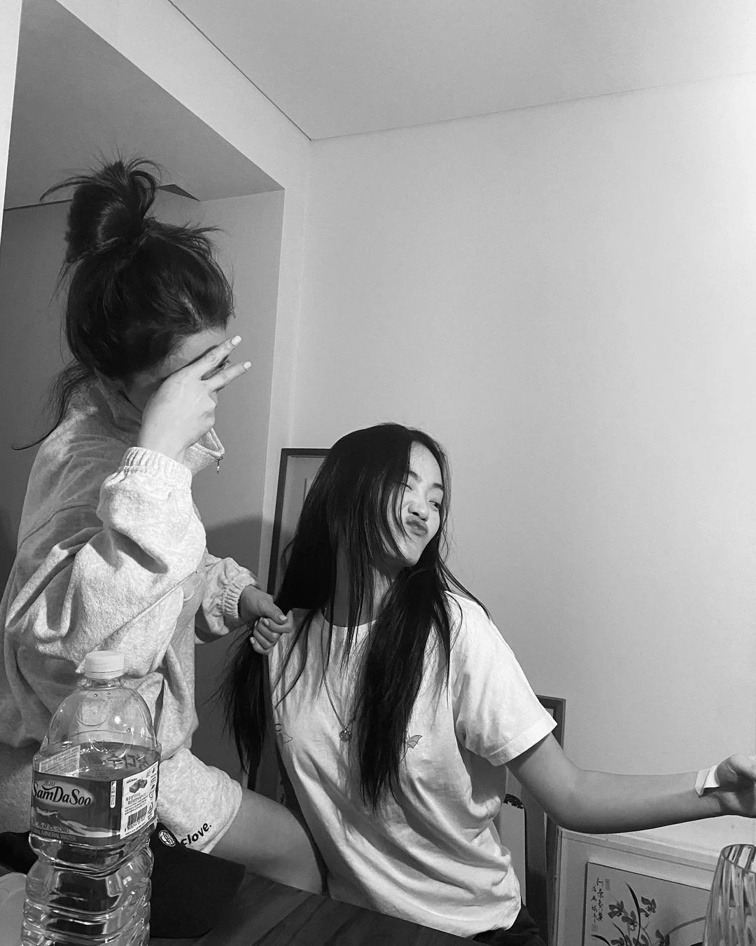 이나영 4년 만의 복귀작에서 어깨 나란히 한 여자, 어디서 봤나 했더니...