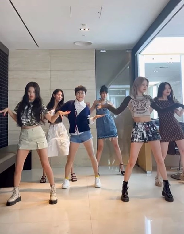 이하 팽현숙이 (여자)아이들과 신곡 '퀸카' 챌린지를 선보이고 있다.