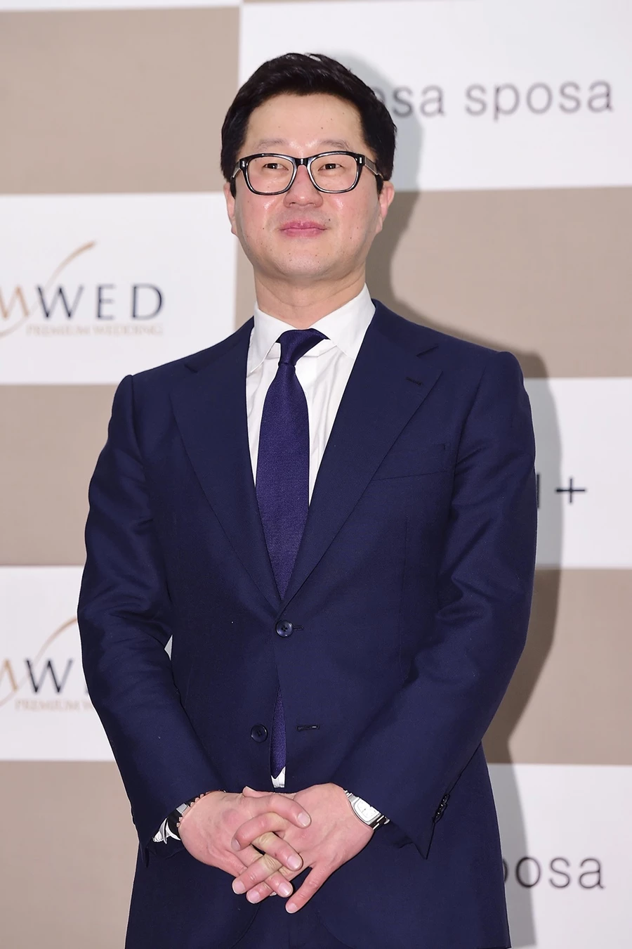 지상렬이 2014년 11월 28일 서울 마포구 베스트웨스턴 서울가든호텔에서 열린 개그맨 김인석과 안젤라박의 결혼식에서 환하게 웃으며 포즈를 취하고 있다. / 이하 뉴스1