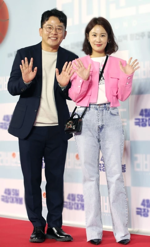 지난해 4월부터 공개 열애를 시작한 코미디언 김준호와 김지민 / 이하 뉴스1
