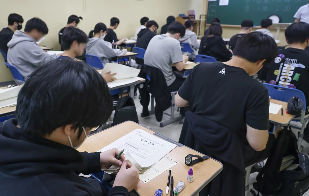 수능 모의평가를 보는 학생들 자료 사진 / 뉴스1