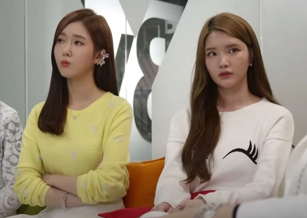 2015년 '프로듀사'에서 핑키포 멤버 크리스틴 역(오른쪽)을 맡았던 수스 / 이하 KBS2 '프로듀사'