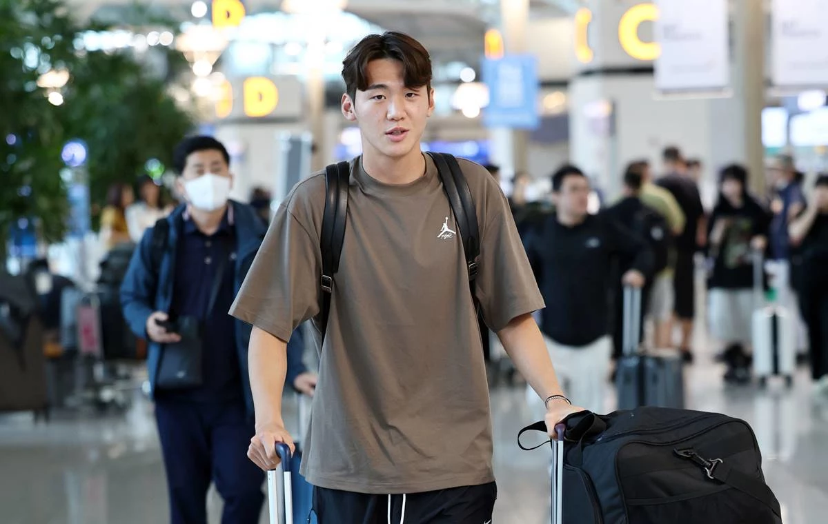 영국 런던으로 출국하는 김지수 / 이하 연합뉴스