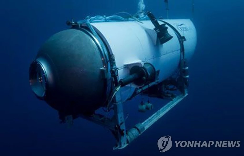 침몰한 여객선 타이타닉호의 잔해를 보려는 관광객을 위해 운영되는 심해 잠수정이 실종돼 19일(현지 시각) 미국 보스턴 해안경비대가 수색작업에 나섰다. 사진은 2021년 6월 잠수정을 소유한 미국의 해저탐사 업체 '오션게이트 익스페디션'이 공개한 잠수정 사진. / 연합뉴스