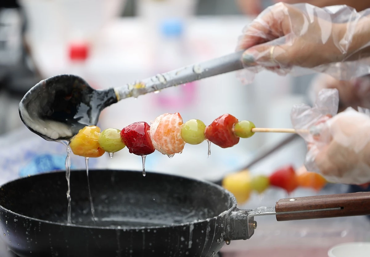 설탕이나 물엿을 입혀 만드는 탕후루