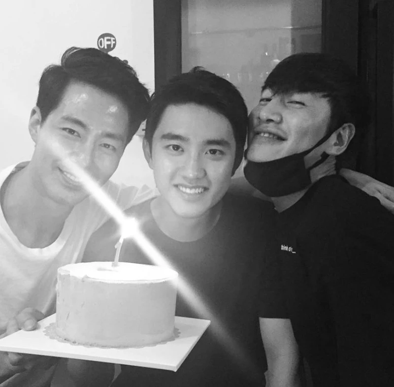 왼쪽부터 조인성, 도경수, 이광수