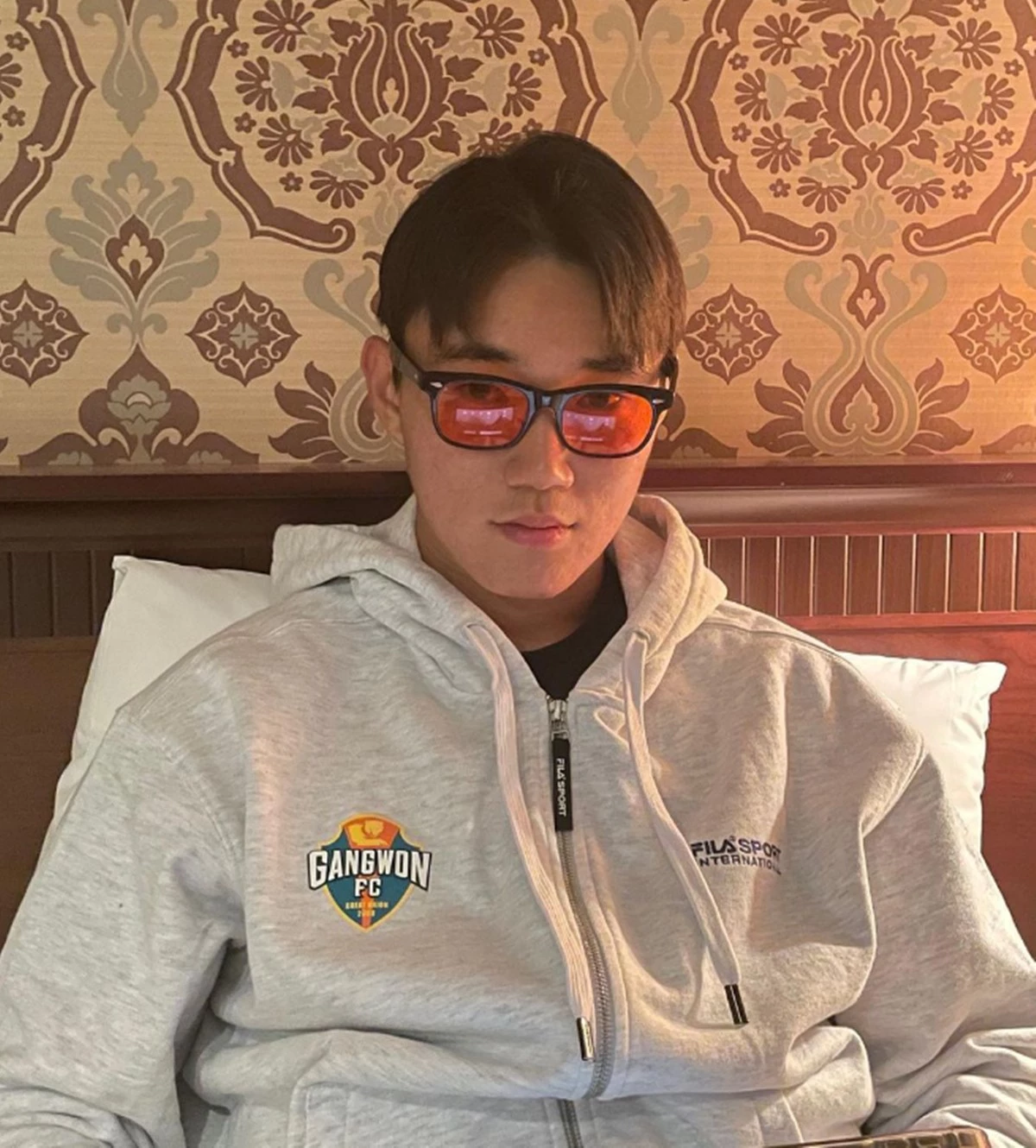 선글라스를 끼고 포즈를 취하고 있는 양현준 / 양현준 인스타그램