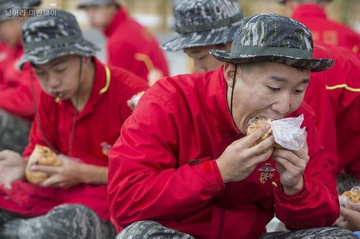 유튜브 '날아라 마린보이'