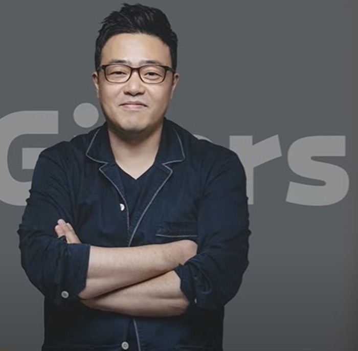 Ahn Sung-il, the representative of The Givers and the producer of FIFTY FIFTY / Youtube 'Lee Jin-ho, entertainment reporter'