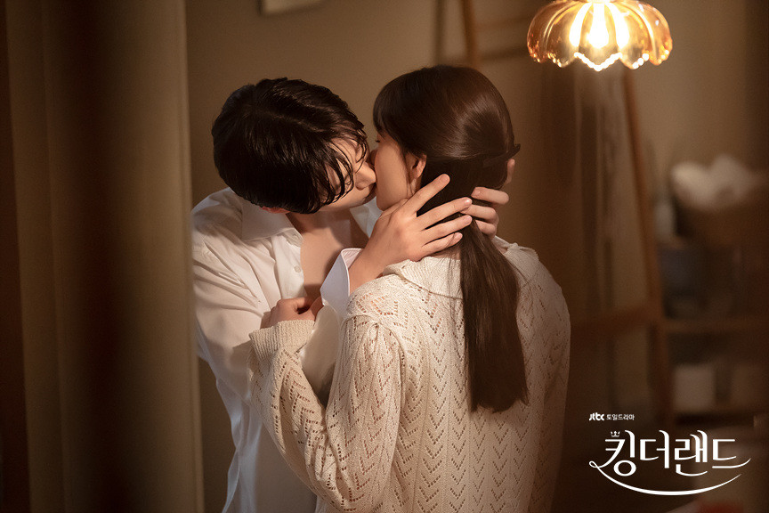 우영우 이후 처음…국내 동시 방영 중 '넷플릭스' 전체 1위 차지한 드라마