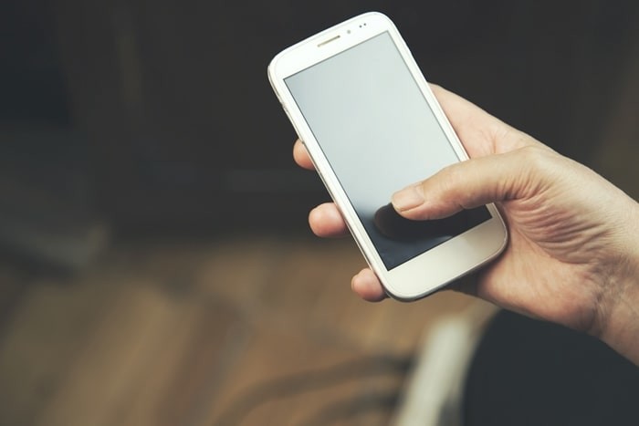 기사 이해를 돕기 위한 휴대전화 자료 사진 / Tiko Aramyan-shutterstock.com