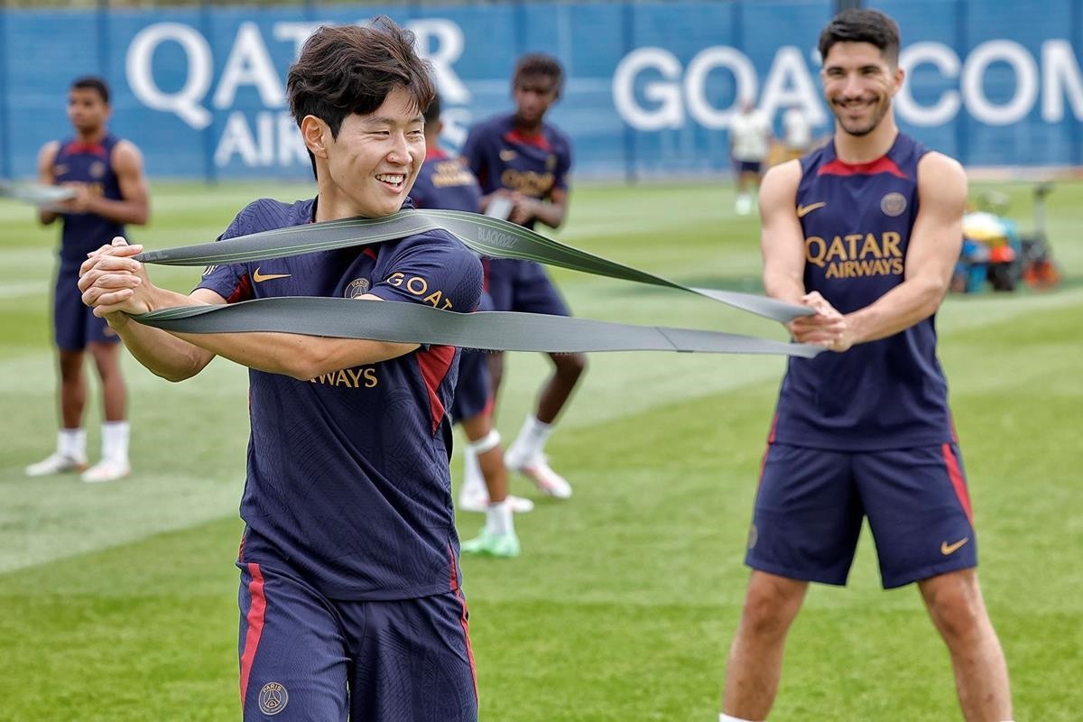 훈련 중인 이강인과 PSG 동료들 / PSG 공식 홈페이지