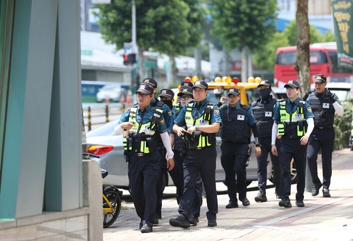 이하 ‘오리역 살인예고’ 글이 작성돼 성남시 분당지역에 인력 98명을 긴급배치 했다. / 이하 뉴스1