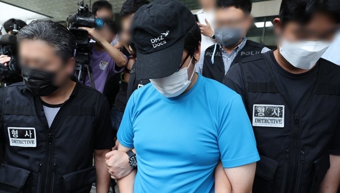 대낮 신림동 등산로 성폭행 사건 피의자…오늘(19일) 모습 드러냈다 (+사진)