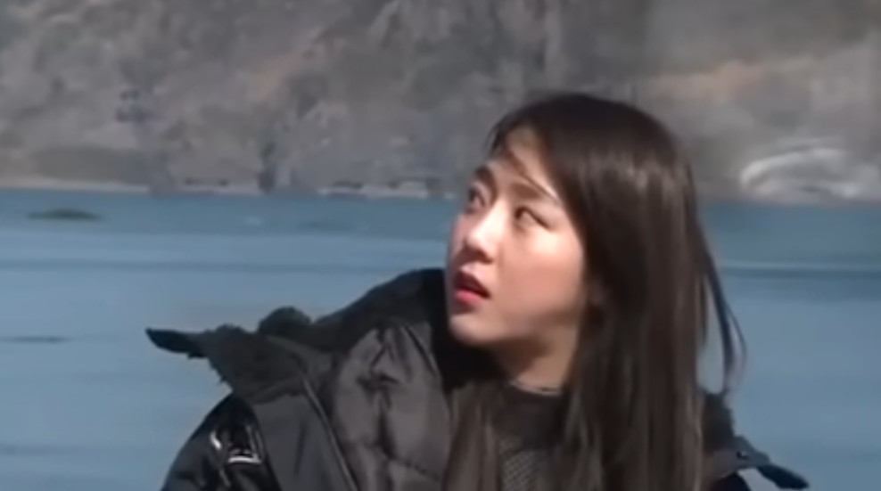 자신에게 욕설을 내뱉는 이태임을 바라보는 예원
