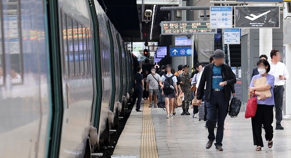 서울역에 정차한 KTX, 자료사진 / 뉴스1