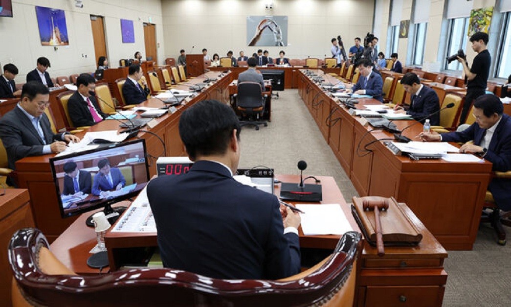 5일 국회에서 열린 과학기술정보방송통신위원회 안건조정위원회. / 뉴스1