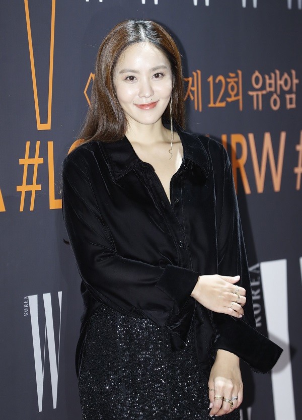 박지윤이 지난 2017년 서울 드래곤시티에서 열린 더블유코리아 '제12회 유방암 인식 향상 캠페인' 자선 행사에 참석했다. / 뉴스1