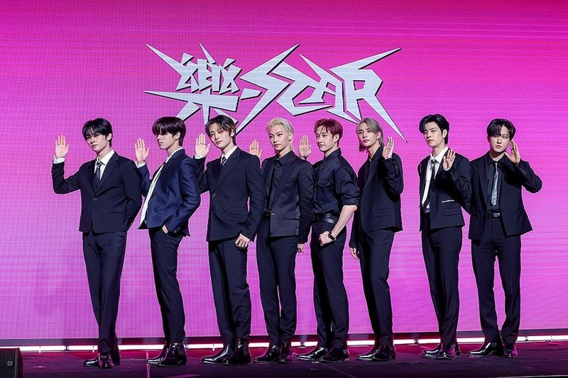 스트레이 키즈, 美 '빌보드 200' 4연속 1위 | 위키트리