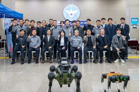 부산경찰청은 27일 오후 경찰청 1층 대강당에서 경찰, 대학교수 및 학생 등 160여명이 참석한 가운데 '로봇·드론 경학 컨퍼런스'를 개최했다. / 사진제공=이하 경찰청