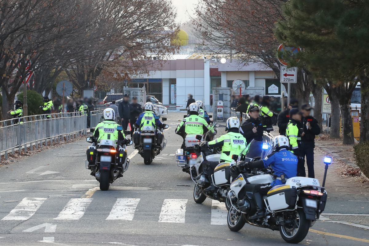 대구교도소 이전이 진행된 28일 오전 대구 달성군 화원읍 대구교도소 주변 경비가 강화되고 있다. / 뉴스1