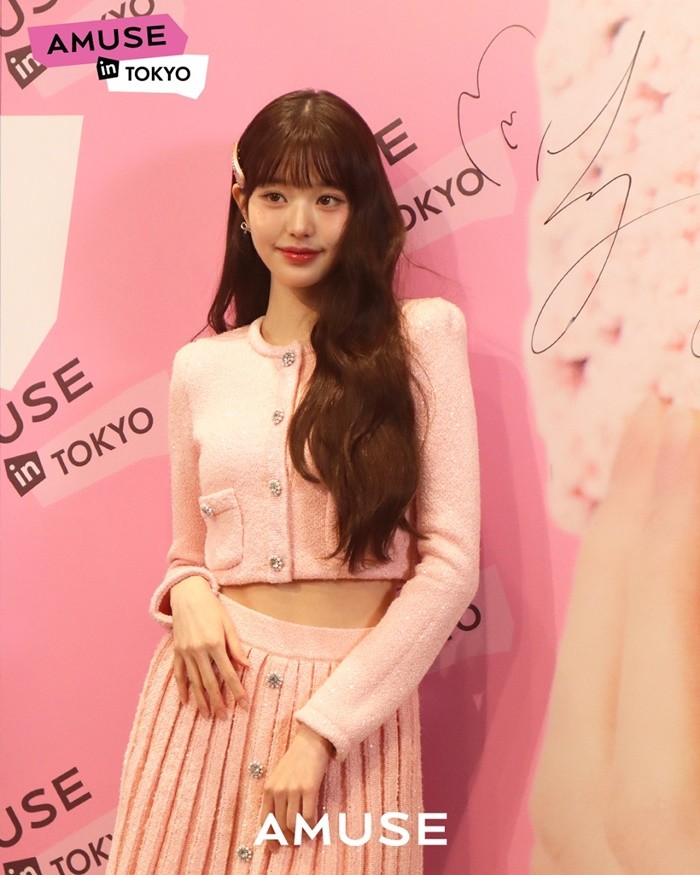 장원영 / 어뮤즈
