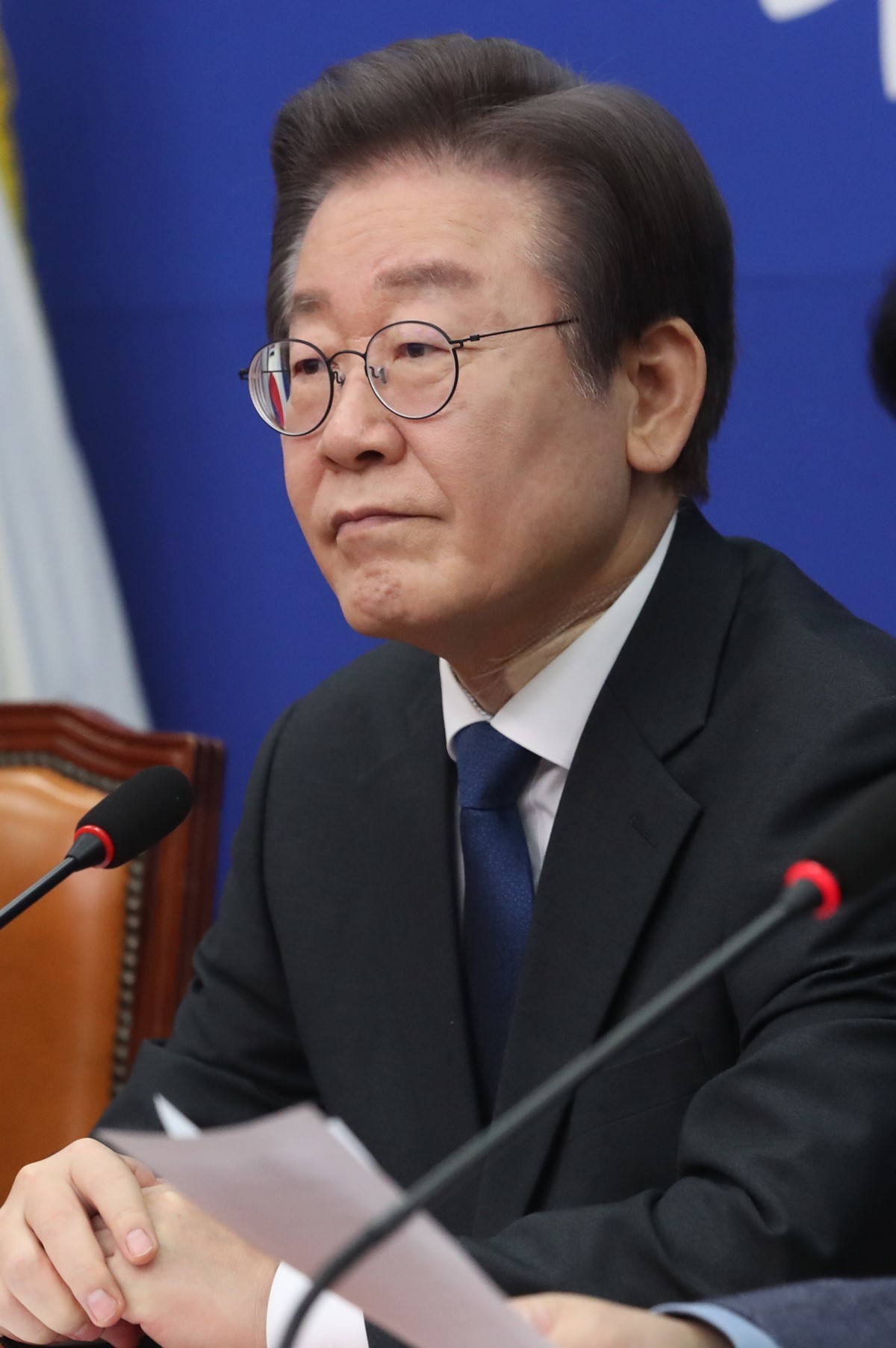 피습 15일 만에 당무에 복귀한 이재명 더불어민주당 대표가 17일 오전 서울 여의도 국회에서 열린 최고위원회의를 주재하고 있다. / 뉴스1
