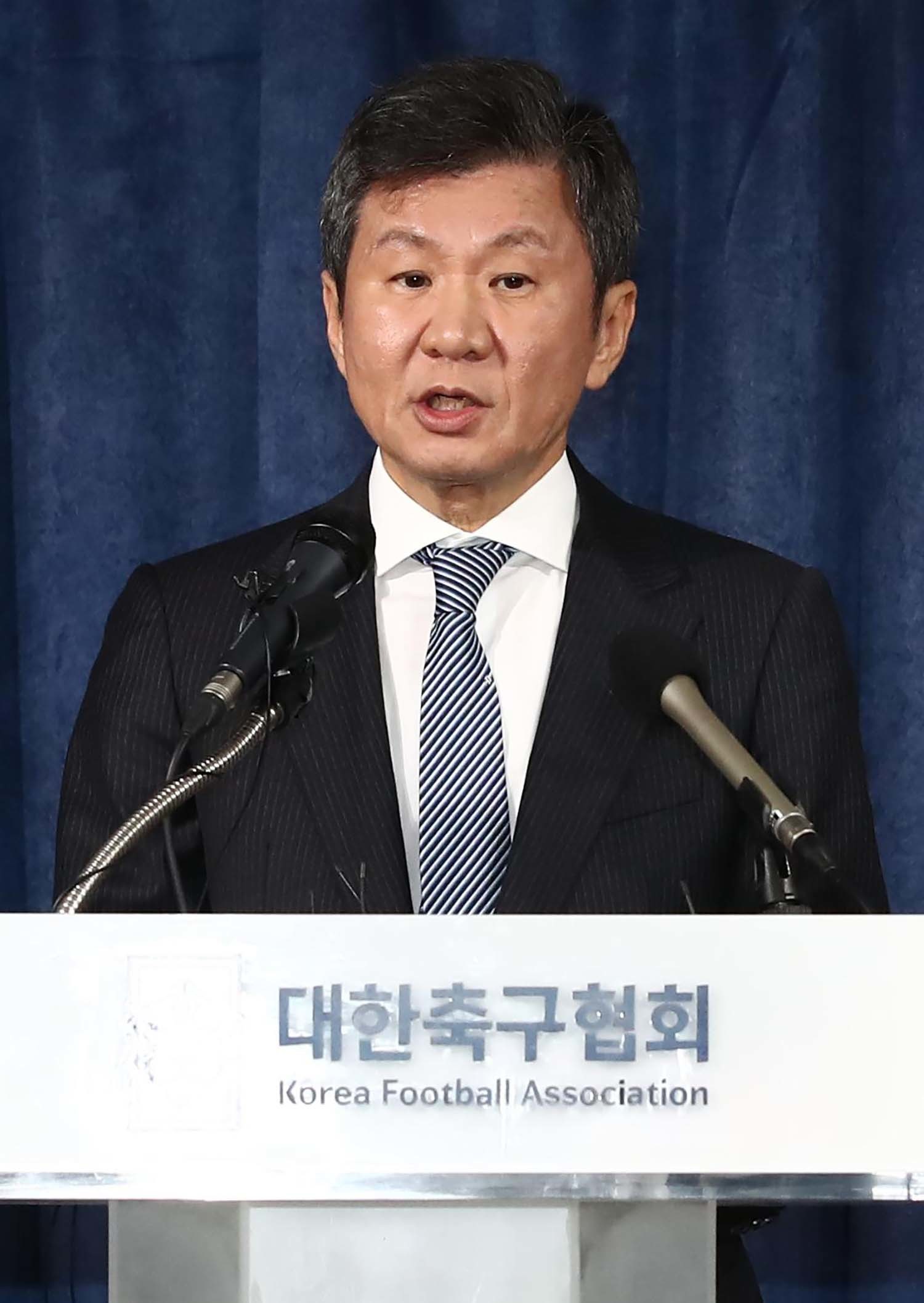 정몽규 대한축구협회장이 16일 오후 서울 종로구 축구회관에서 위르겐 클린스만 축구대표팀 감독을 경질한다고 발표하고 있다. / 뉴스1