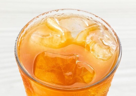 탄산음료를 마실 때에는 평소보다 1/2로 줄이며 커피를 마실 때에는 시럽이나 설탕을 빼도록 / 사진제공=클립아트코리아