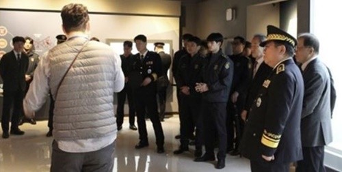 오른쪽 첫번째  최진규 경북북부제1교도소장/ 사진제공=이하 경북북부제1교도소