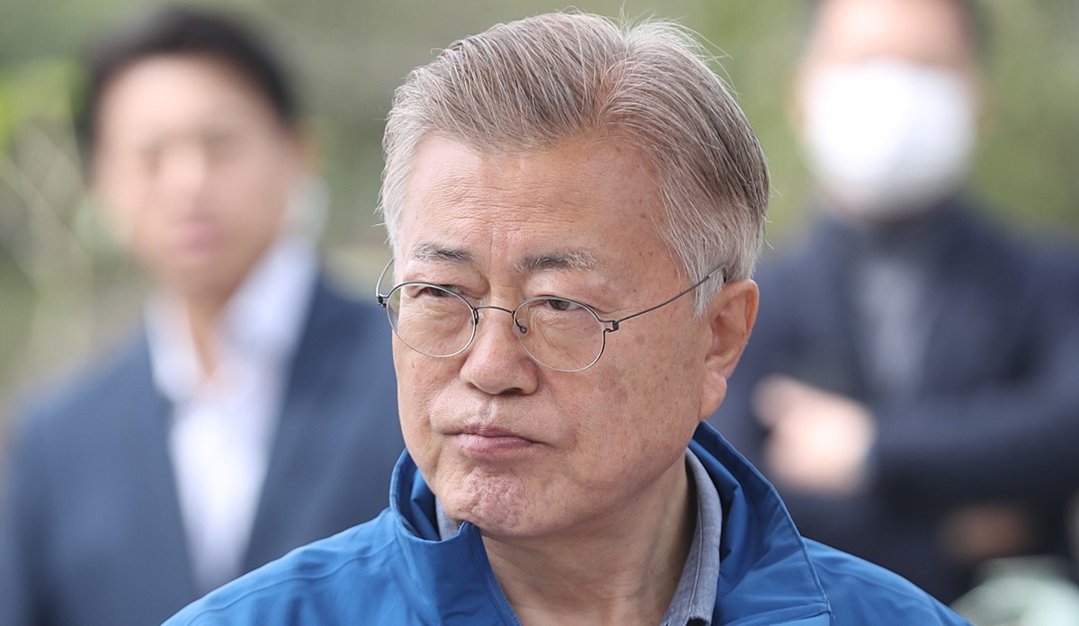 총선일 문재인 전 대통령, '딱 11글자' 의미심장한 말 남겼다 | 위키트리
