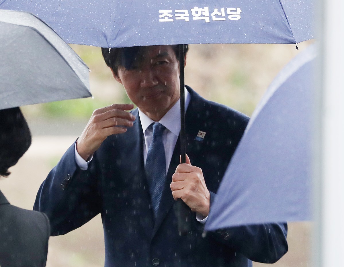 문재인 전 대통령을 예방한 조국 조국혁신당 대표 / 뉴스1